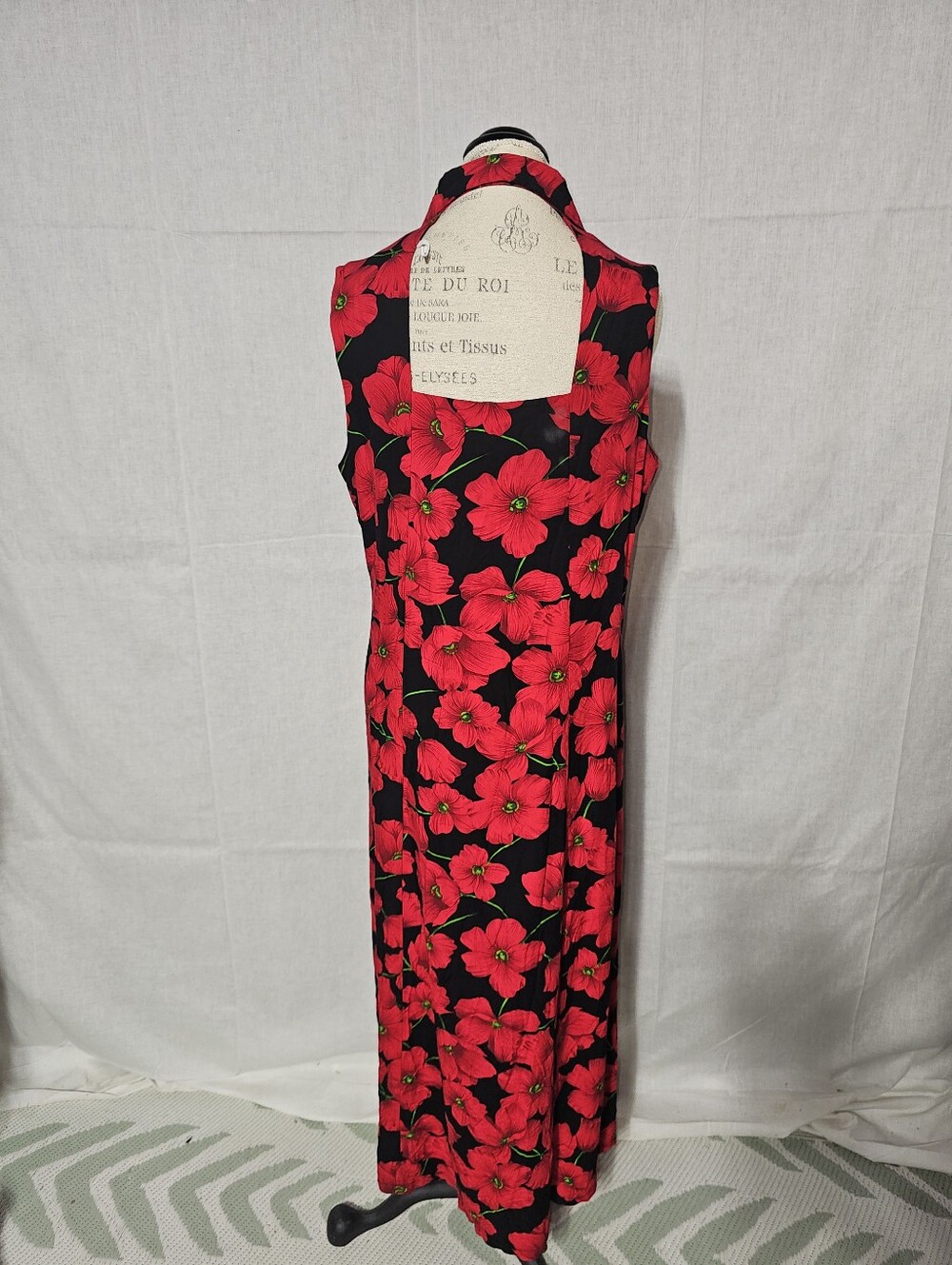 Sleeveless Black Dress with Red Floral Print - Picture 2 of 2